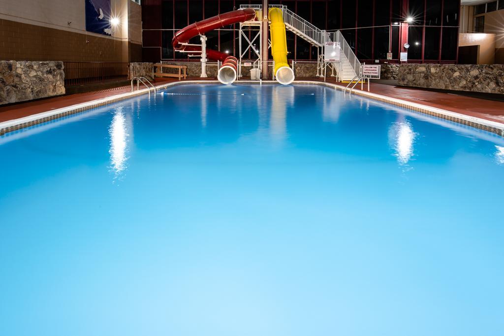 Ramada By Wyndham Medford Hotel & Conference Center Ngoại thất bức ảnh